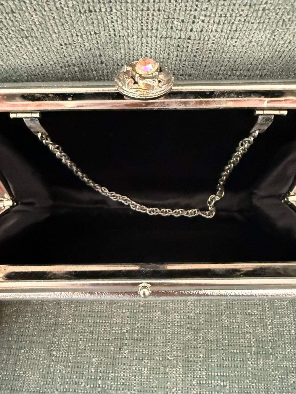 Vintage Metallic Silver Chain-Handle Evening Clutch - Picture 4 of 4
